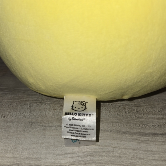 Sanrio Hello Kitty plush - Picture 4 of 5
